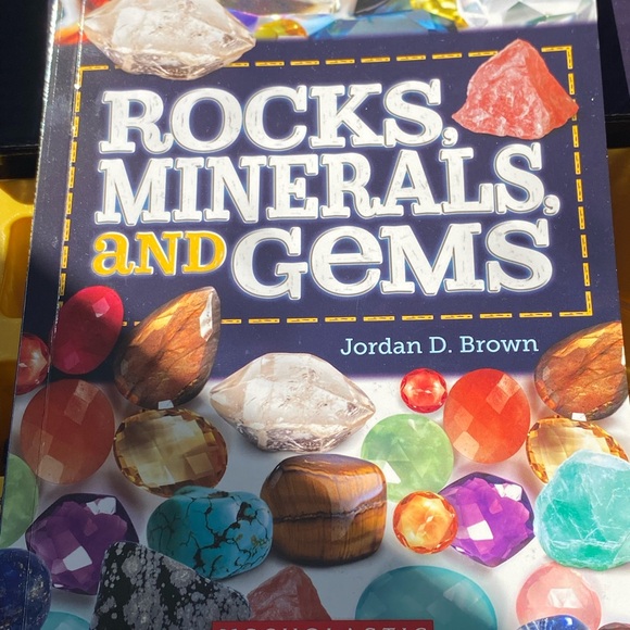 Scholastic gem 💎 collection - Picture 2 of 4